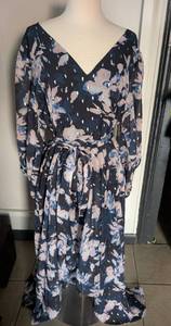 lot 3925 image: Eliza J Floral Long Sleeve Maxi Dress - tags on - Size 16