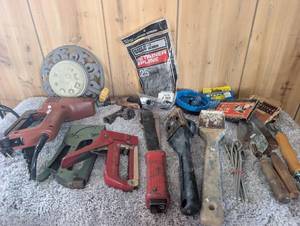 lot 4006 image: Staple Gun and Screen Repair Tool Collection