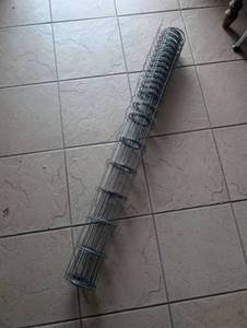 lot 4021 image: Metal Wire Garden Border Fence Roll - 41 in&nbsp