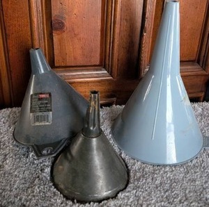 lot 4025 image: Automotive Funnels Set
