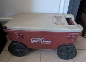 lot 4033 image: Ames Lawn Buddy Garden Cart