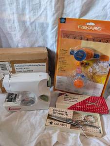 lot 4503 image: Sewing Tools Bundle - Lockstitch Machine, Fiskars Cutting Set & Nikken Pinking Shears