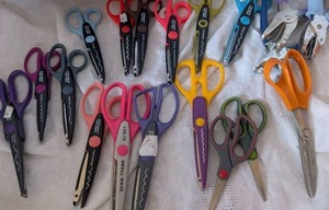 lot 4507 image: Decorative Edge Craft Scissors Collection