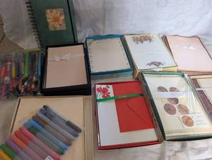 lot 4509 image: Hallmark Variety Stationery Sets