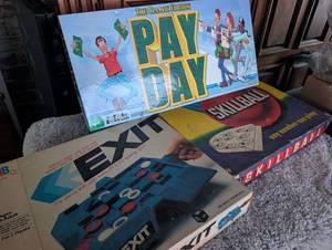 lot 5005 image: Pay Day and Skil Ball Board Game Set