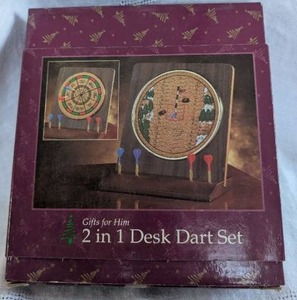 lot 5013 image: 2 in 1 Desktop Golf and Dart Game Set