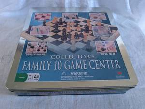 lot 5014 image: Cardinal Family 10 Game Center in Tin Box