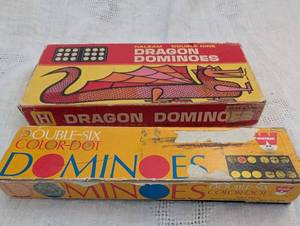 lot 5044 image: Halsam Dragon Double Nine Color Dot Dominoes Set