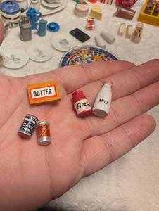 lot 5050 image: 1980s Miniature Dollhouse Kitchen Collection