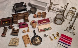 lot 5054 image: Miniature Dollhouse FurnitureHome Accessories Collection