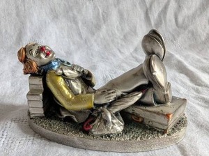 lot 6010 image: MIDA Italian Clown Figurine with Books
