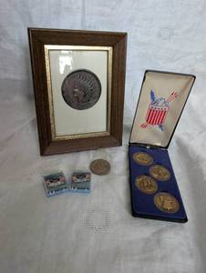 lot 1218 image: Pins, Display Mixed Lot