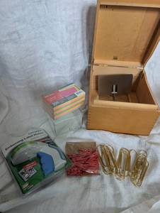 lot 4513 image: Wooden Index Card Box  Office Supplies