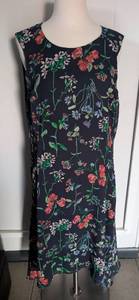 lot 3929 image: Tommy Hilfiger Floral Dress - Size 14