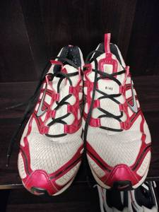 lot 29917 image: Nike Shox running shoes - 13 - Retail $120.00