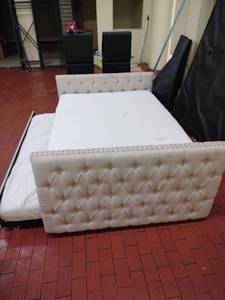 lot 1001 image: Tufted Linen Upholstered Platform Trundle Bed - Full - Retail $399