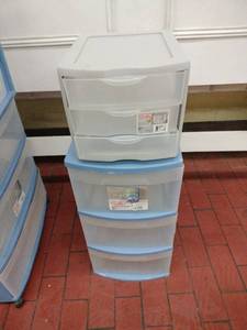 lot 1009 image: Set of 2 Sterilite Drawer Organizers