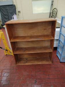 lot 1013 image: Wooden 4-Tier Display Shelf - Retail $45