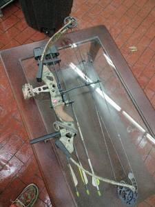 lot 1031 image: Archery Compound Bow