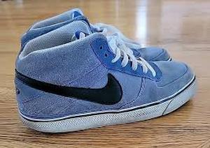 lot 29908 image: Nike 6.0 Mid Top Blue Suede Skate Shoes - Retail $85