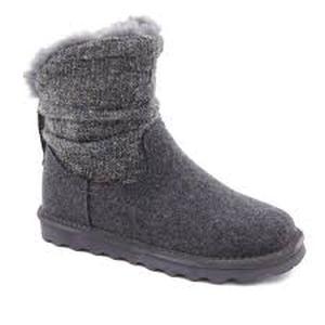 lot 29925 image: Bearpaw Virginia womens knitted slouch boots - 9 - Retail $45