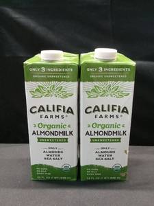 lot 3877 image: 2 pk Califia Farms Organic Unsweetened Almondmilk 32oz