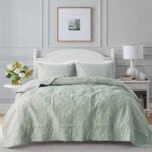 lot 9708 image: Sage Green Damask Quilt King Size Bedding Sets with 2 Pillow Shams, Boho Bedspread Lightweight Soft Farmhouse Vintage Bohemian Coverlet Retro Jacquard Pattern Bed Cover for All Season, 3 Pieces