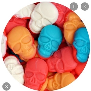 lot 4286 image: Colorful Gummy Skull Candy Mix 2 Lbs