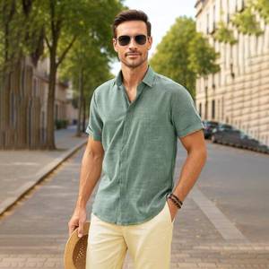 lot 4717 image: Mens Polyester Short Sleeve Shirt, Lightweight Summer Top for Beach, or Casual Wear (L) Green