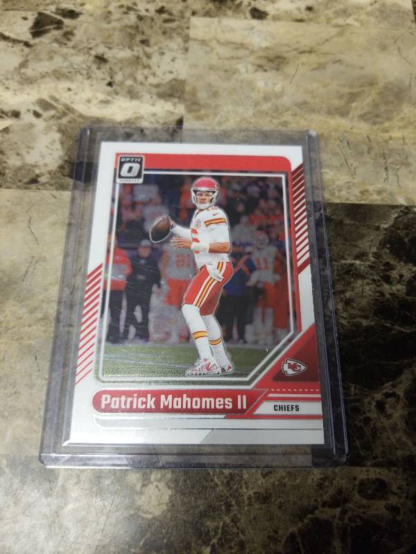 lot 916 image: 2024 Panini Donruss Optic Football Patrick Mahomes Kansas City Chiefs Card