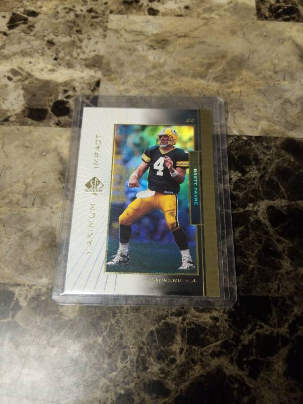 lot 889 image: 1999 Upper Deck SP Authentic Hologram Brett Favre Green Bay Packers Football Card