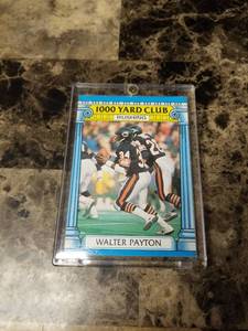 lot 1077 image: 1987 Topps 1000 Yard Club Walter Payton Chicago Bears Football Card