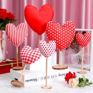 lot 7656 image: Suzile 6 Pcs Valentines Day Heart Decorative Table Centerpiece Decor Tall Wood Sign Farmhouse Standing Felt Ornaments for Home Bedroom Wedding Party Decoration(Classic Heart)