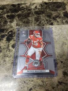 lot 1140 image: 2022 Panini Mosaic Football Patrick Mahomes Kansas City Chiefs Card