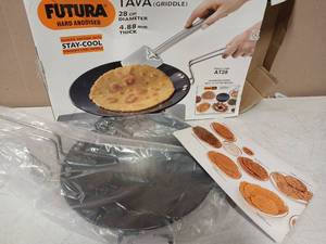 lot 49432 image: Futura Tava Griddle Pan 28cm - Retail $35