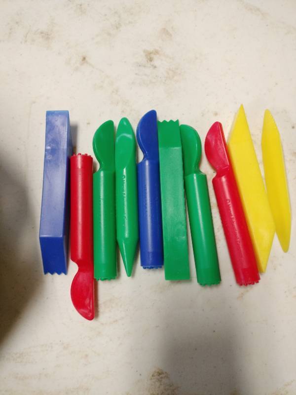 lot 35828 image: Bulk Plastic Clay Sculpting Tools