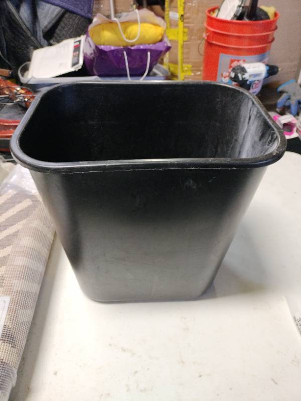 lot 33639 image: Small Black Trashcan
