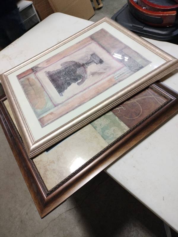 lot 33707 image: Set of 2 Wall Art Frames