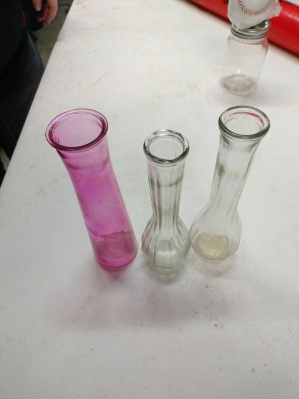 lot 33786 image: 3 Pc Decorative Vases