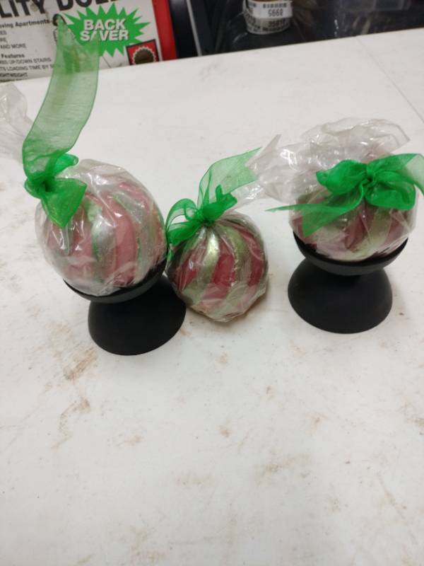 lot 33821 image: Set of 3 Decorative Round Candles w 2 Holders