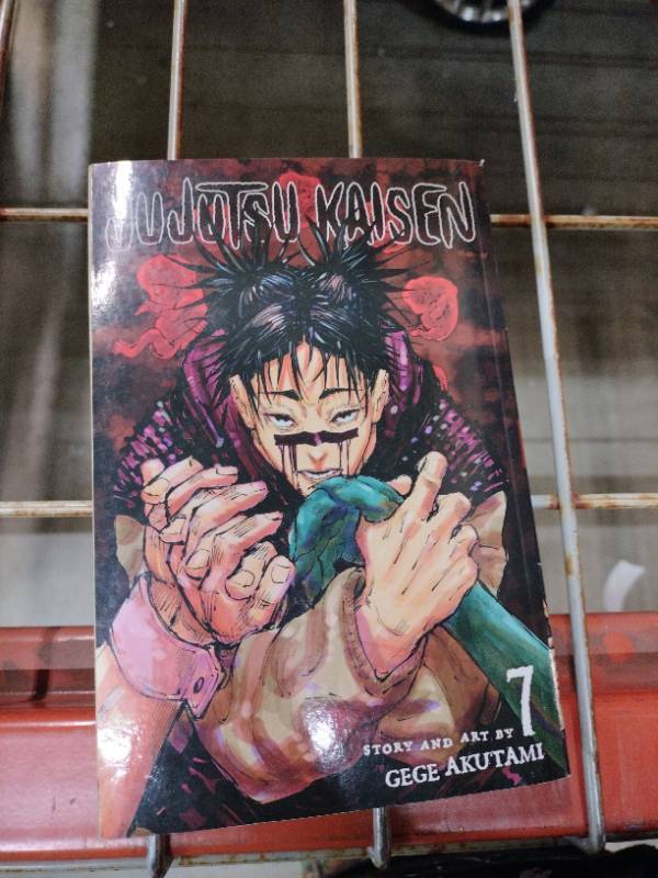 lot 30996 image: Jujutsu Kaisen Vol. 7