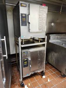 lot 19365 image: AccuTemp Evolution Commercial Boiler-less Steamer Double Stack  Model E62081D06000250