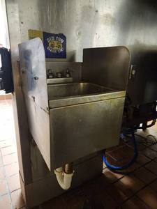 lot 19367 image: Commercial Stainless Steel Hand Wash Station