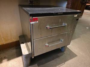 lot 19394 image: Hatco 2-Drawer Food Warmer  Model HDW-2MN