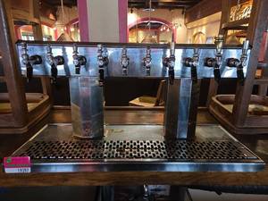 lot 19397 image: Glastender Commercial 10-Tap Draft Beer Tower System
