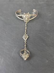 lot 121 image: Wolf Head Slave Bracelet Ring, Size 8.75,  Magnetic