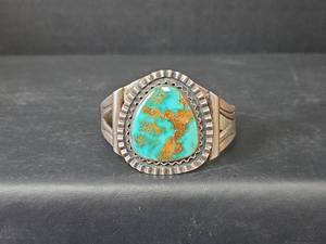 lot 133 image: Native American Sterling Silver Turquoise Cuff Bracelet, 40.45gm