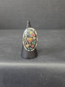 lot 135 image: Decorative Adjustable Oval Floral Statement Ring, Stamped Korea, Non-Magnetic