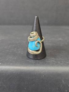 lot 157 image: Handcrafted Sterling Silver Turquoise Swirl Ring, Size 6, 11.59gm