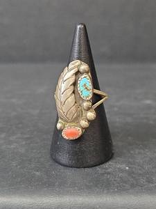 lot 165 image: Native American Sterling Silver Turquoise and Coral Ring Size 7, 3.48gm